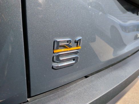 Used 2024 Rivian R1S Adventure AWD/4WD image 42