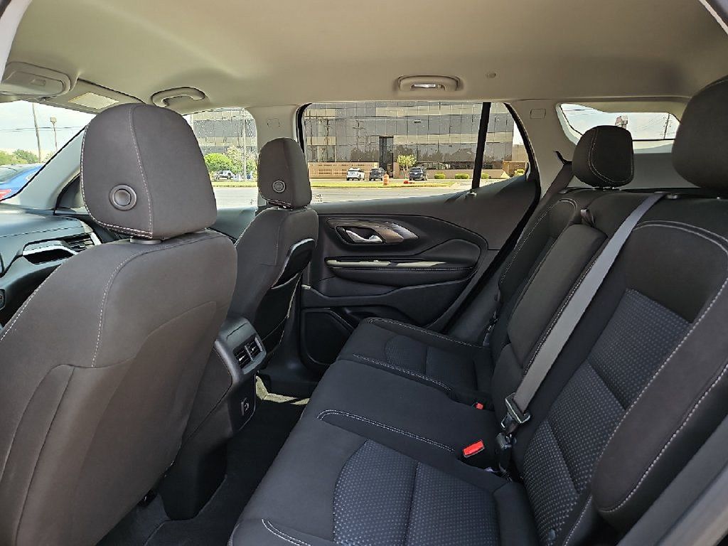 Used 2023 GMC Terrain SLE w/ Driver Convenience Package FWD image 18