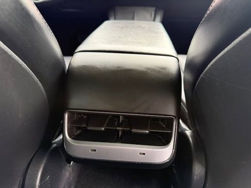 Used 2022 Tesla Model 3 Standard Range image 21