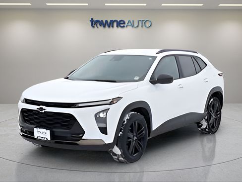 Used 2024 Chevrolet Trax ACTIV w/ Driver Confidence Package FWD image 1