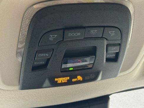 Used 2023 Toyota Corolla LE image 31