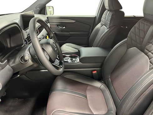 New 2026 Honda Pilot Black Edition image 10