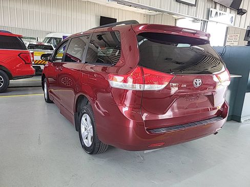 Used 2012 Toyota Sienna LE FWD image 6