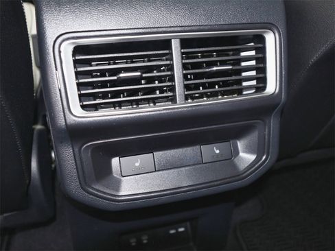 Used 2025 Volkswagen Atlas Cross Sport SEL Premium R-Line image 16