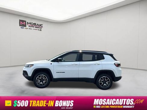 Used 2026 Jeep Compass Trailhawk AWD/4WD image 4