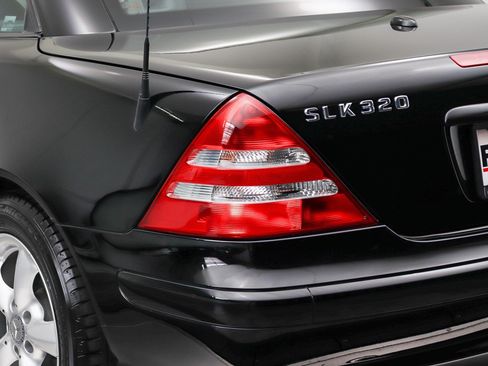 Used 2003 Mercedes-Benz SLK 320 image 10