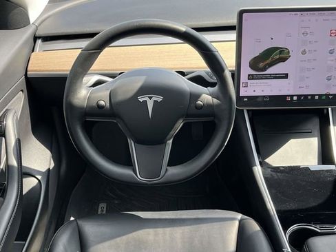 Used 2020 Tesla Model 3 Standard Range Plus RWD image 17