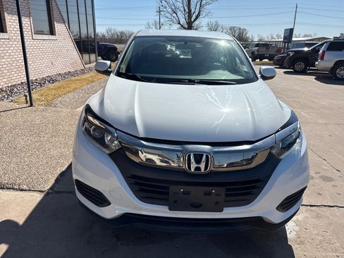 Used 2019 Honda HR-V LX image 6