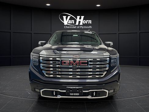 Used 2022 GMC Sierra 1500 Denali AWD/4WD image 2