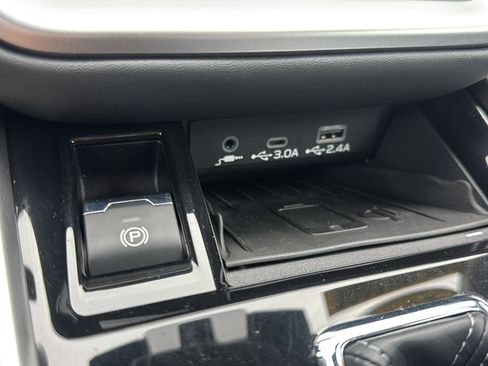 Used 2025 Subaru Legacy Limited image 37
