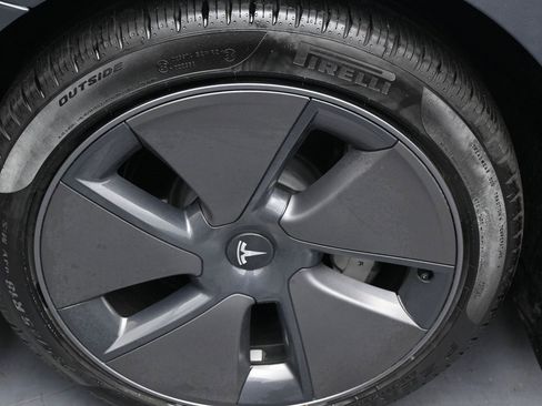 Used 2023 Tesla Model 3 Standard Range image 36