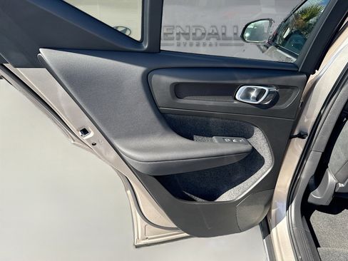 Used 2024 Volvo XC40 Recharge Plus w/ Protection Package Premier image 25