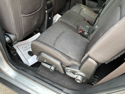 Used 2018 Dodge Journey SE w/ Connectivity Group FWD image 9