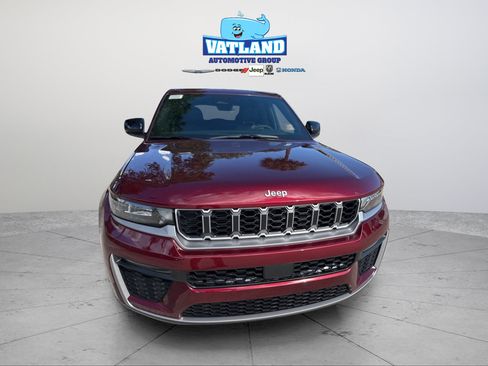 Used 2026 Jeep Grand Cherokee Limited RWD image 11