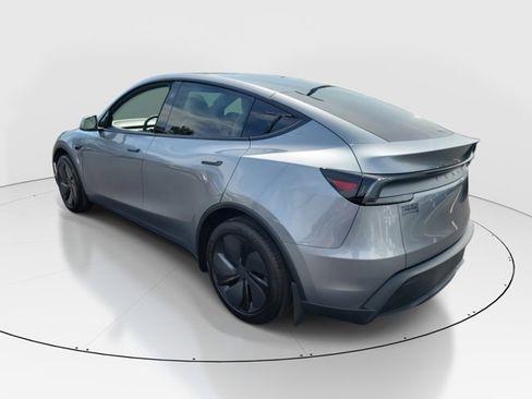 Used 2026 Tesla Model Y AWD image 33