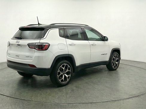 Used 2025 Jeep Compass Limited AWD/4WD image 9