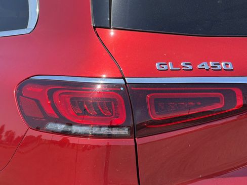 Used 2022 Mercedes-Benz GLS 450 4MATIC image 28