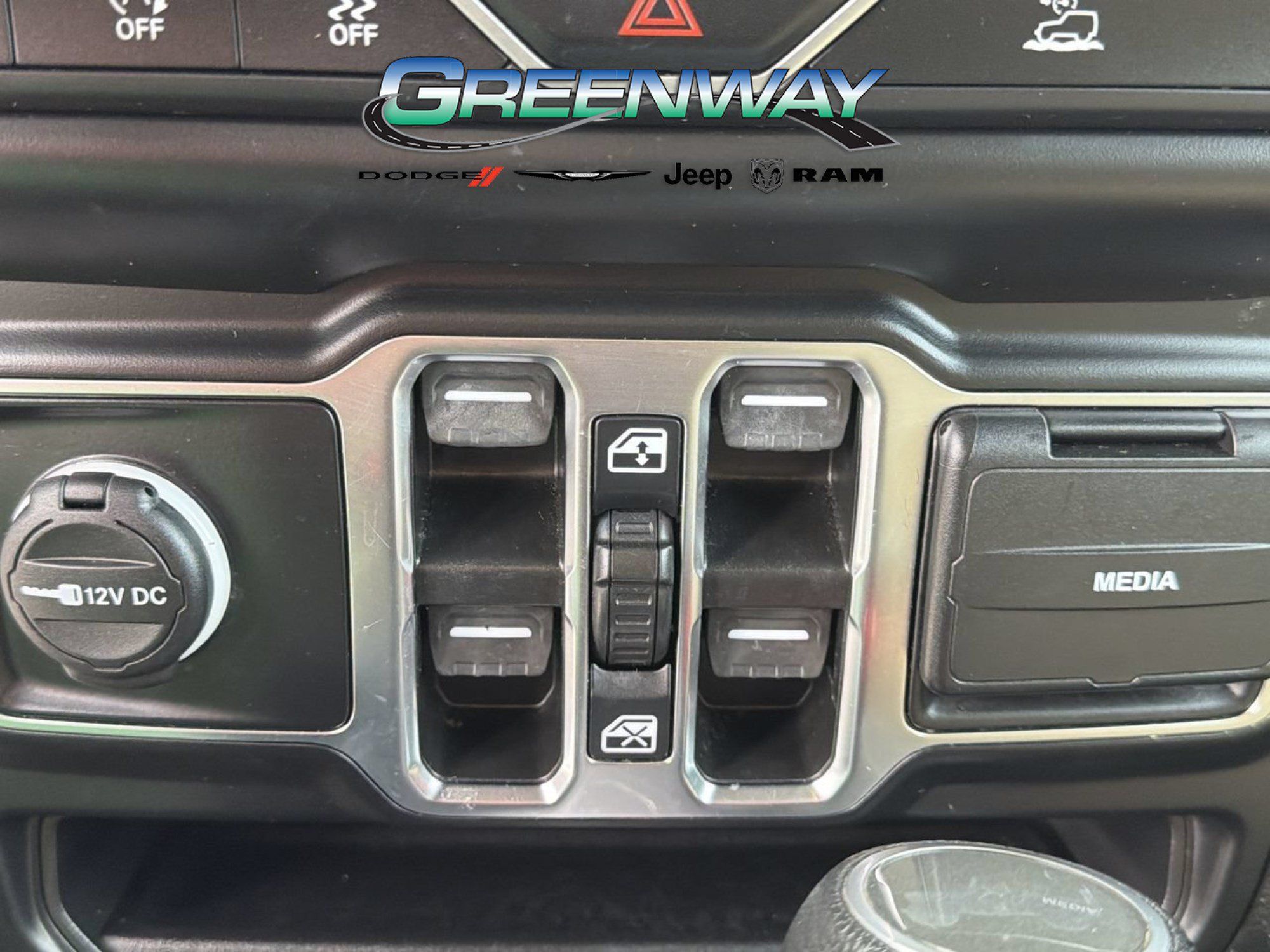 Used 2022 Jeep Wrangler Unlimited Sahara w/ Cold Weather Group AWD/4WD image 14