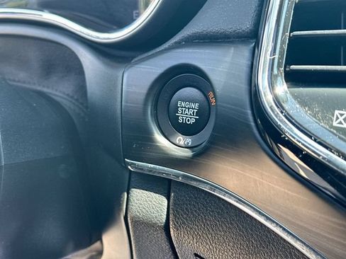 Used 2020 Jeep Grand Cherokee Limited w/ Premium Lighting Group AWD/4WD image 19