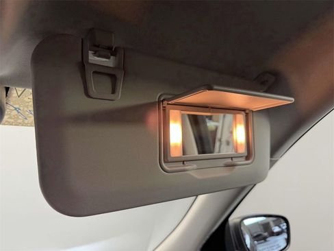 Used 2022 Ford Escape Titanium image 32