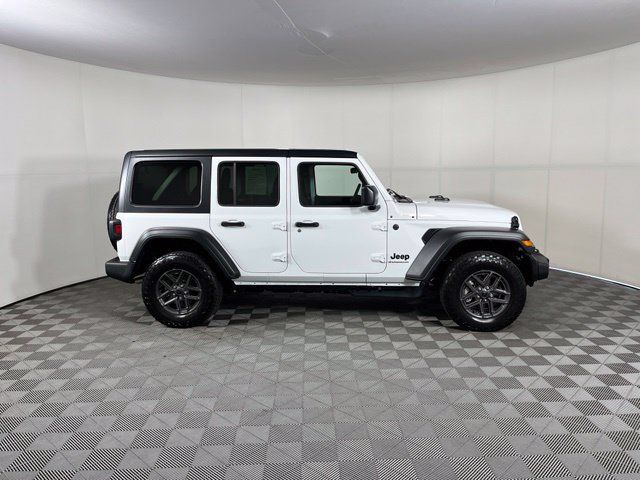 Used 2026 Jeep Wrangler Unlimited Sport AWD/4WD image 8