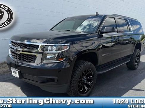 Used 2016 Chevrolet Suburban LT RWD image 1