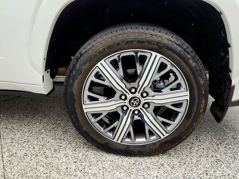 Used 2024 Toyota Sequoia Capstone AWD/4WD image 9