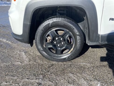 Used 2021 Jeep Renegade Sport image 9