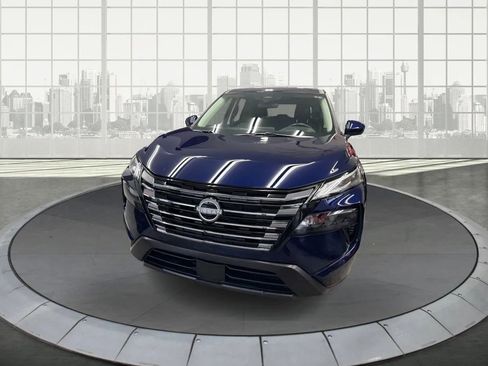 Used 2025 Nissan Rogue SV image 8