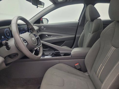 Used 2022 Hyundai Elantra SEL w/ Convenience + Premium Package FWD image 17