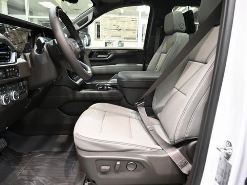 New 2026 GMC Yukon XL Elevation w/ Elevation Premium Package image 9