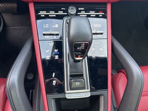 Used 2023 Porsche Cayenne Platinum Edition image 46