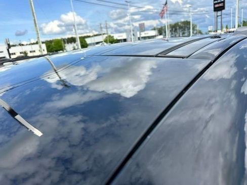 Used 2025 Land Rover Defender 130 X-Dynamic SE AWD/4WD image 9