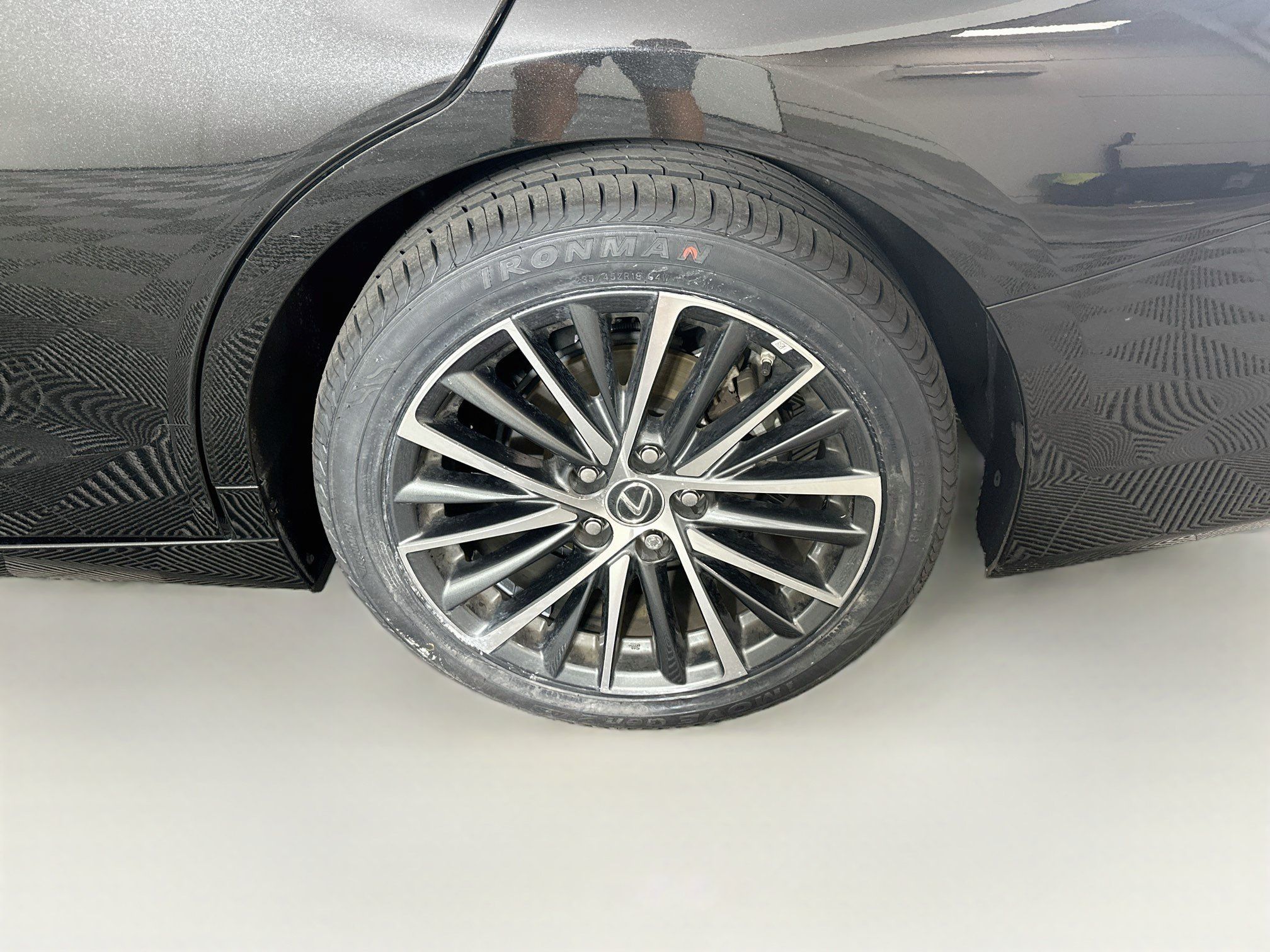 Used 2025 Lexus ES 300h w/ Premium Package FWD image 16
