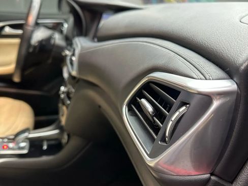 Used 2017 INFINITI QX30 Premium w/ Navigation Package image 39