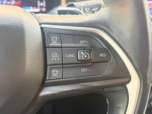 Used 2021 Jeep Grand Cherokee L Limited AWD/4WD image 18