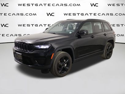 Used 2023 Jeep Grand Cherokee Altitude
