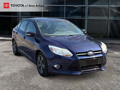 Used 2012 Ford Focus SE w/ SE Sport Pkg FWD image 1
