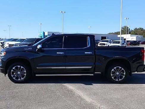 Certified 2022 Chevrolet Silverado 1500 High Country w/ Technology Package image 5