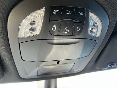New 2027 Chrysler Pacifica Select FWD image 40