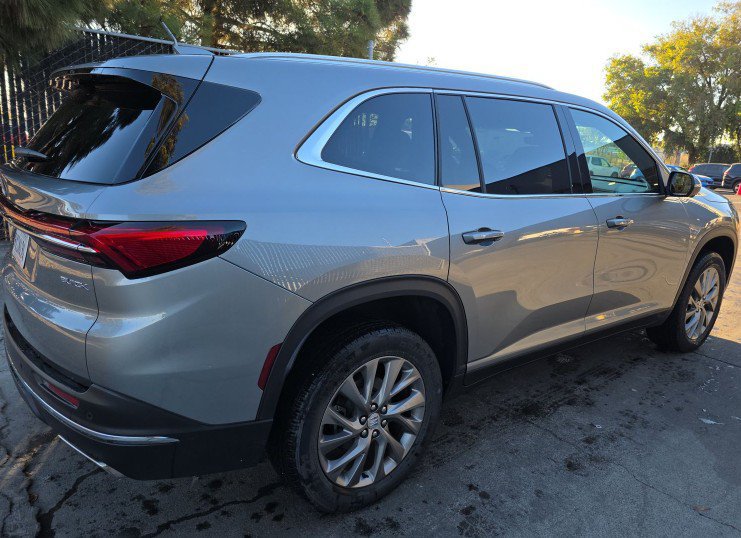 Used 2026 Buick Enclave Preferred w/ Power Package FWD image 2