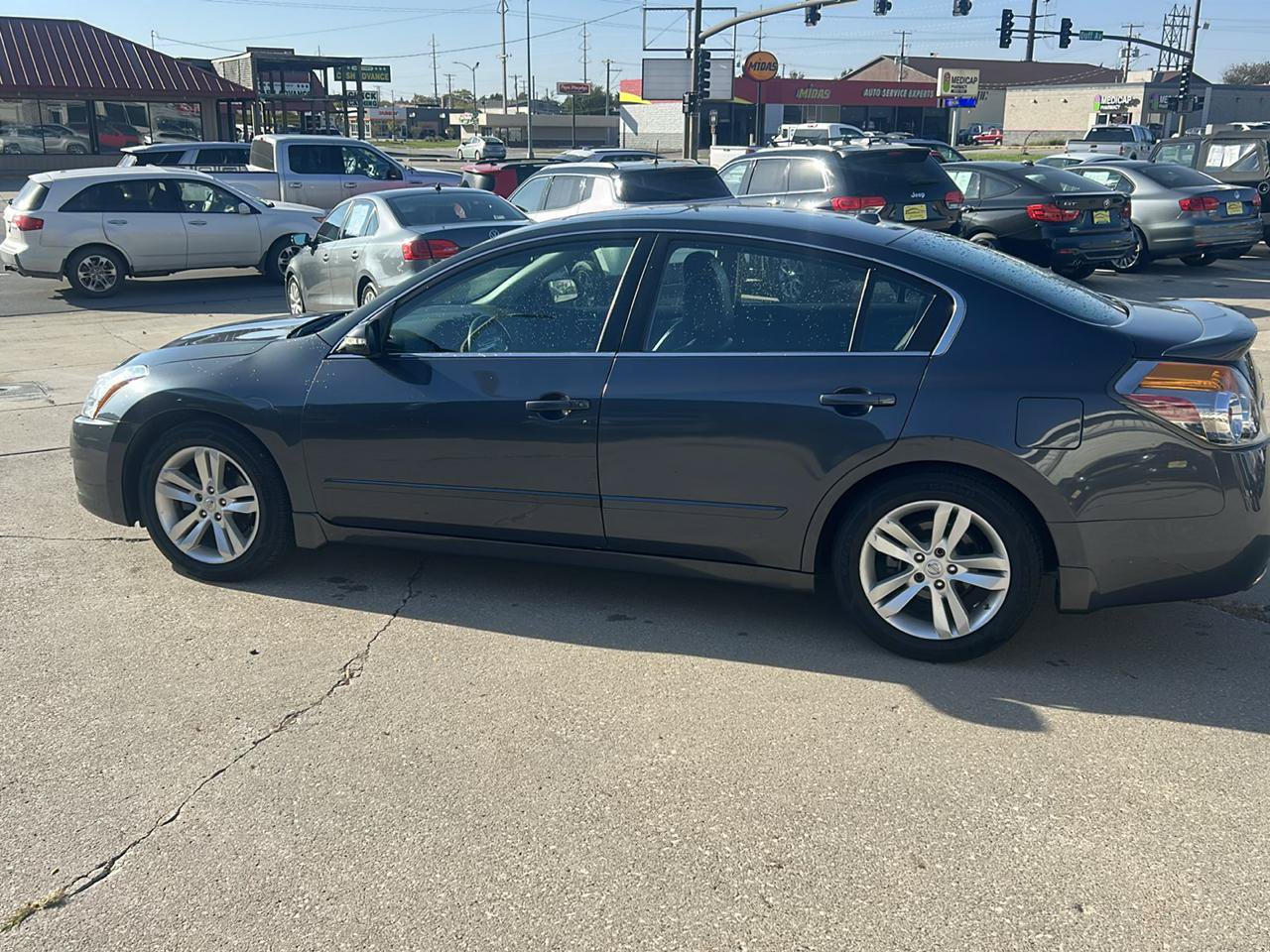 Used 2011 Nissan Altima 3.5 SR w/ 3.5SR Premium Pkg FWD image 6
