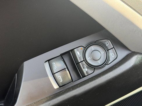 Used 2022 Chevrolet Camaro LT RWD image 13