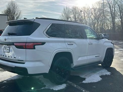 Used 2025 Toyota Sequoia SR5 w/ SR5 Premium Package image 25