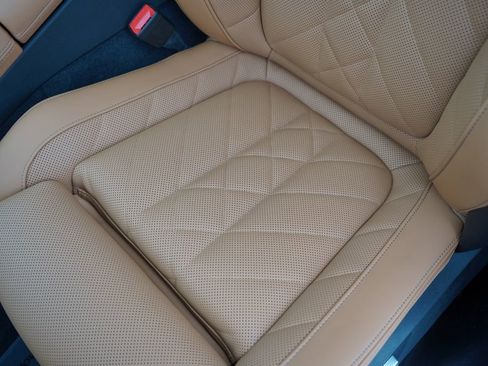 Used 2025 BMW X5 xDrive50e w/ Premium Package image 12