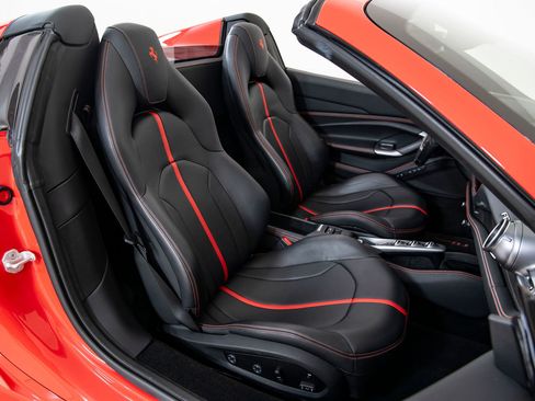 Certified 2021 Ferrari F8 Tributo image 18