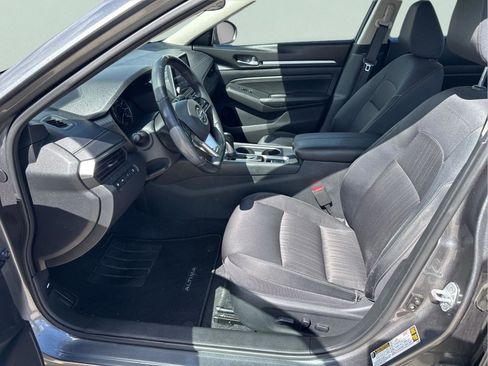 Used 2019 Nissan Altima 2.5 SV FWD image 9