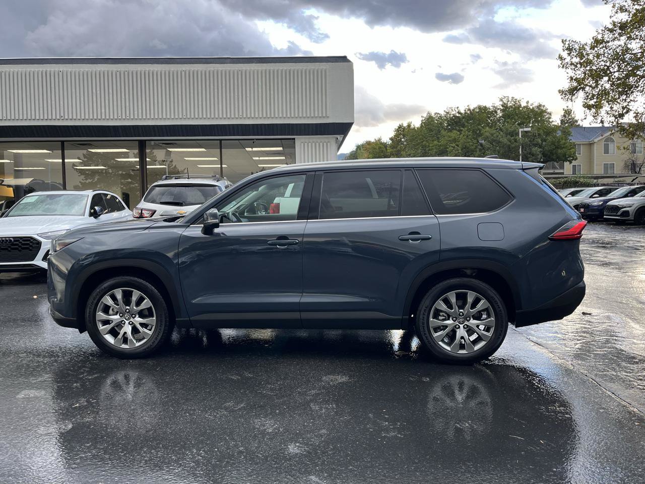 Used 2024 Toyota Grand Highlander AWD image 19