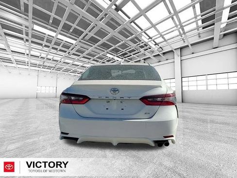 Used 2023 Toyota Camry SE image 4