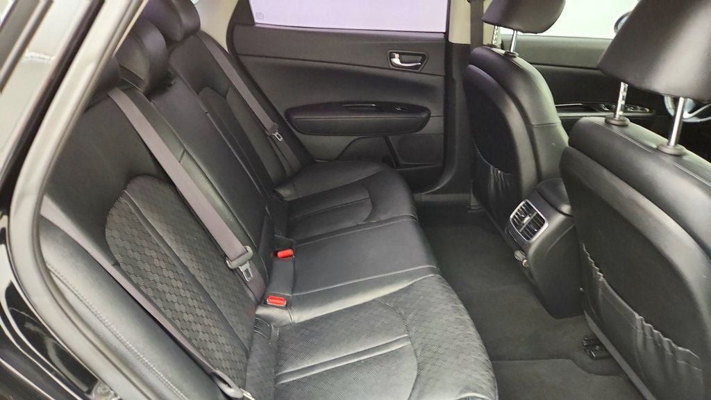 Used 2017 Kia Optima EX FWD image 22